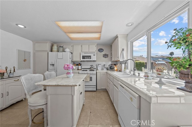 6763 Poinsettia Court, Chino CA: https://media.crmls.org/medias/47dfe9db-f88a-4039-9330-b62f0b652e15.jpg