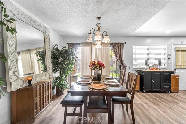 Detail Gallery Image 7 of 25 For 1751 W Santa Ana, Fresno,  CA 93705 - 2 Beds | 2/1 Baths