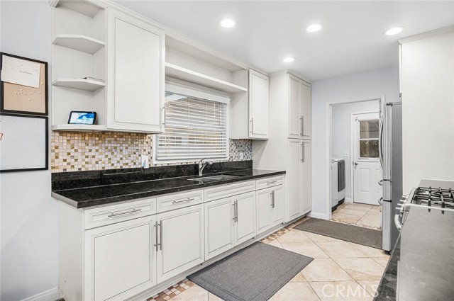 Detail Gallery Image 13 of 48 For 1032 E Lemon Ave, Glendora,  CA 91741 - 3 Beds | 1/1 Baths