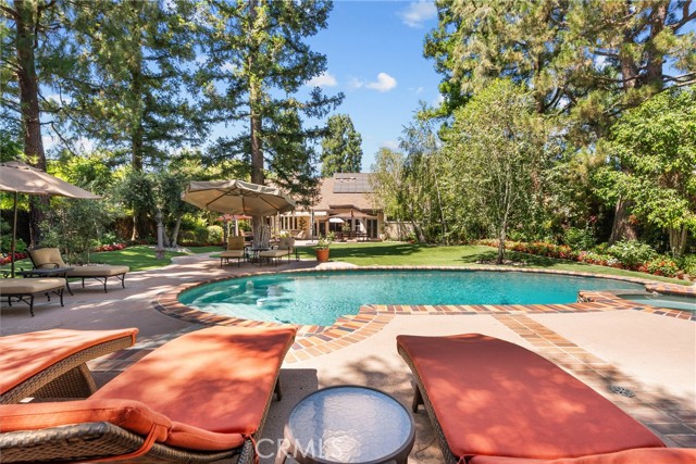 19222 Mayall Street, Northridge CA: https://media.crmls.org/medias/47e16a83-c0d5-415d-b42a-edf50c2d5834.jpg