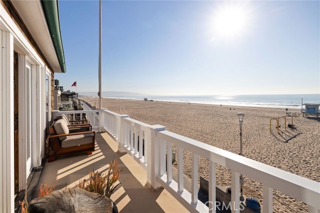 Detail Gallery Image 37 of 51 For 3205 the Strand, Hermosa Beach,  CA 90254 - 4 Beds | 3/1 Baths