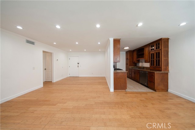 Detail Gallery Image 14 of 28 For 310 N Jackson St #104,  Glendale,  CA 91206 - 2 Beds | 2 Baths