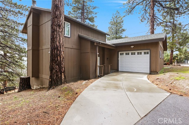 Detail Gallery Image 2 of 39 For 1803 Nob Hill Dr, Running Springs,  CA 92382 - 3 Beds | 2 Baths