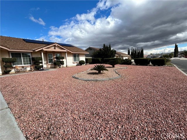 Detail Gallery Image 3 of 34 For 12734 Laurel Oak, Victorville,  CA 92392 - 3 Beds | 2 Baths