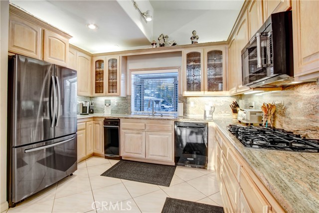 23780 Clarendon Street photo 5