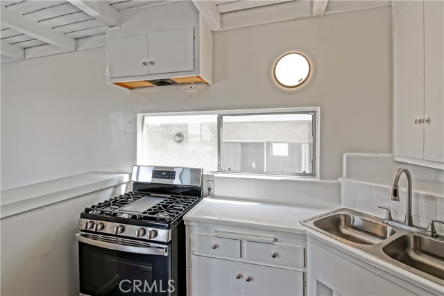 Detail Gallery Image 9 of 19 For 440 Rosecrans Ave #B,  Manhattan Beach,  CA 90266 - 2 Beds | 1 Baths