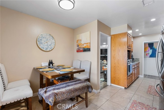 Detail Gallery Image 16 of 44 For 2011 W Katella, Anaheim,  CA 92804 - 4 Beds | 2 Baths