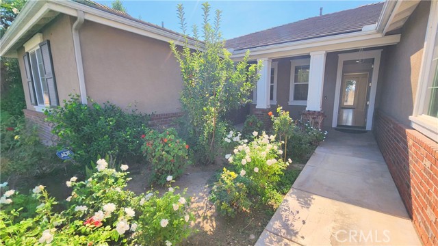 Detail Gallery Image 2 of 29 For 8387 Fall Creek Dr, Corona,  CA 92880 - 4 Beds | 2/1 Baths