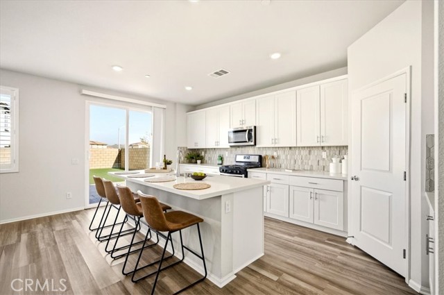 Detail Gallery Image 12 of 52 For 9731 Lasorda Ct, Riverside,  CA 92503 - 4 Beds | 3 Baths