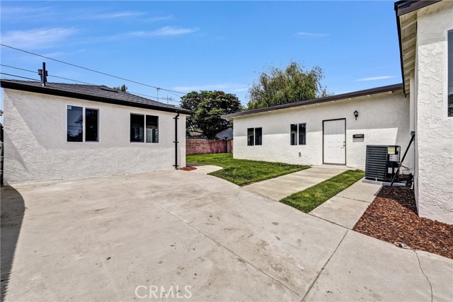 Image 30 of 39 For 14431 Harvest Ave