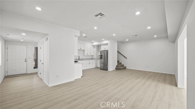13105 Via Tuscany, Riverside CA: https://media.crmls.org/medias/47e5e769-b7ce-40e5-bac2-9d46064d6c15.jpg
