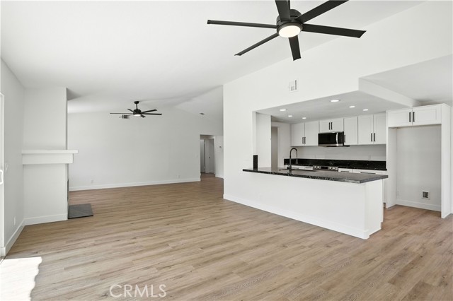 23825 N Canyon Lake Drive, Canyon Lake CA: https://media.crmls.org/medias/47e6047d-6d34-469c-bb7f-6fee59f968e9.jpg