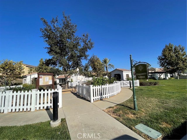 Detail Gallery Image 21 of 23 For 2263 Rose Garden Ct, Upland,  CA 91786 - 4 Beds | 3/1 Baths