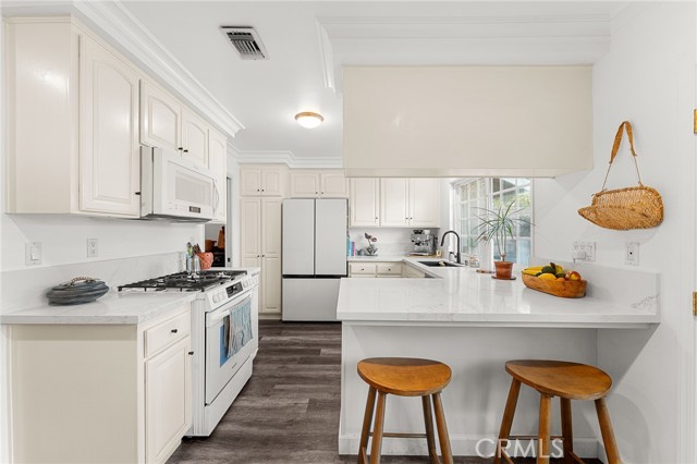 Detail Gallery Image 13 of 39 For 5006 Hampton Ct, Westminster,  CA 92683 - 2 Beds | 1/1 Baths