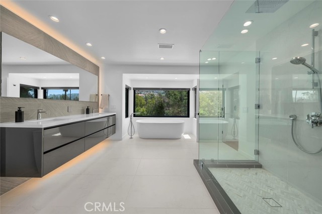 Drew Fenton | 17433 Camino De Yatasto Pacific Palisades CA | MLS: 7355290