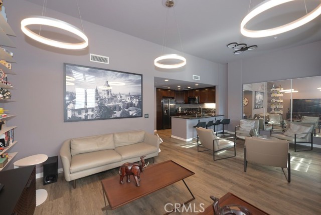 Detail Gallery Image 9 of 37 For 931 E Walnut St #101,  Pasadena,  CA 91106 - 2 Beds | 2/1 Baths