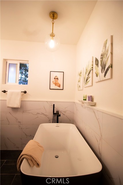 12512 Miranda Street, Valley Village CA: https://media.crmls.org/medias/47e7b167-a286-4e59-8128-407c35279de5.jpg