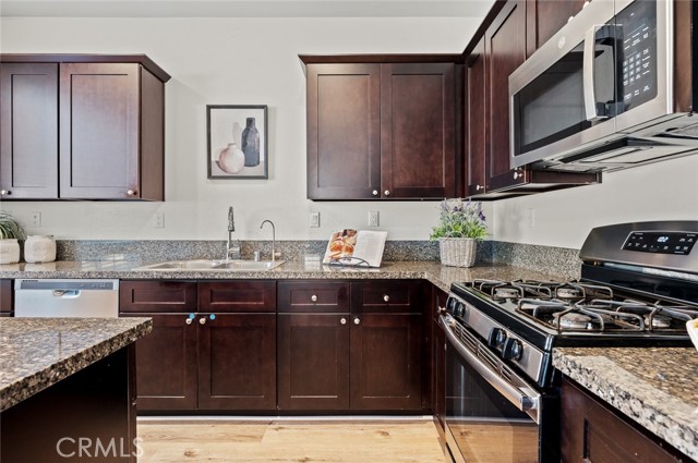 Detail Gallery Image 18 of 47 For 1406 Girona Drive, Phillips Ranch,  CA 91766 - 4 Beds | 3 Baths