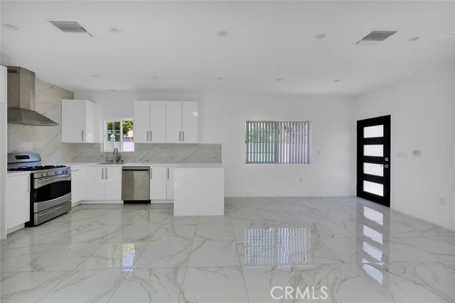 Detail Gallery Image 6 of 20 For 634 E Valencia Ave, Burbank,  CA 91501 - 2 Beds | 2 Baths