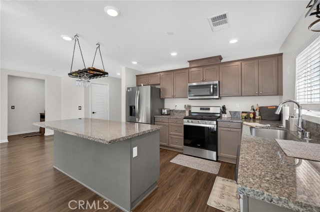 Detail Gallery Image 14 of 53 For 27777 Calle Talavera, Menifee,  CA 92585 - 3 Beds | 2 Baths