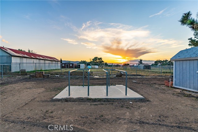 Detail Gallery Image 66 of 74 For 2755 W Avenue, Palmdale,  CA 93551 - 5 Beds | 3/1 Baths