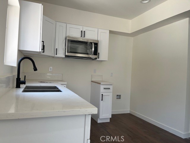 Detail Gallery Image 3 of 5 For 12436 Claretta St #1/2,  Pacoima,  CA 91331 - 1 Beds | 1 Baths