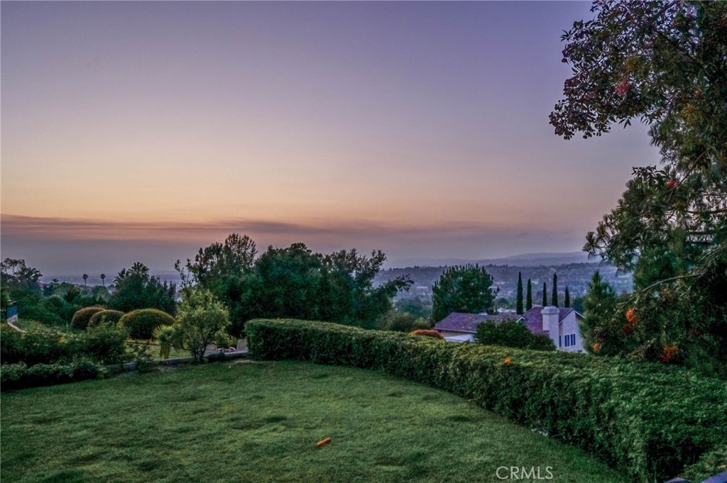 https://media.crmls.org/medias/47eb52f6-90b6-4e96-ab28-27061d2a5052.jpg?preset=X-Large