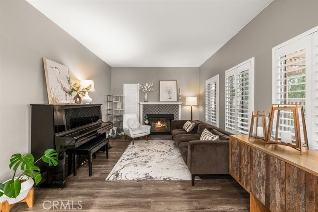 Detail Gallery Image 16 of 38 For 2130 Almeria St #101,  Corona,  CA 92879 - 3 Beds | 2/1 Baths