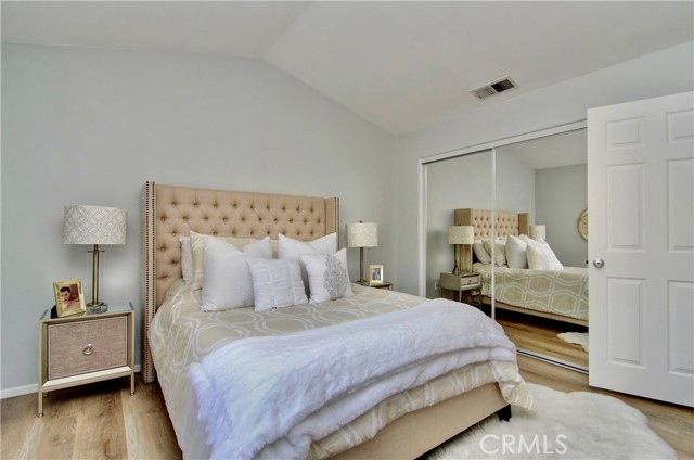 15 Sydney Court, Aliso Viejo CA: https://media.crmls.org/medias/47ed09ba-b24d-4c44-8a9e-dde1e486fc89.jpg
