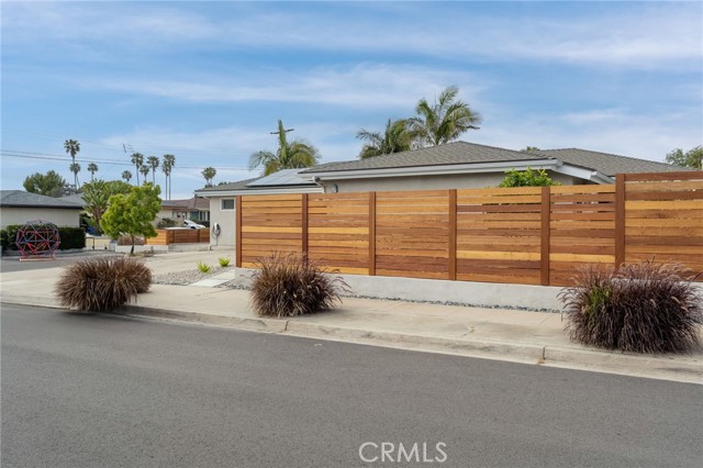6017 Carnegie Street, San Diego CA: https://media.crmls.org/medias/47ed4910-24a3-4868-8029-6edcf978ba1c.jpg