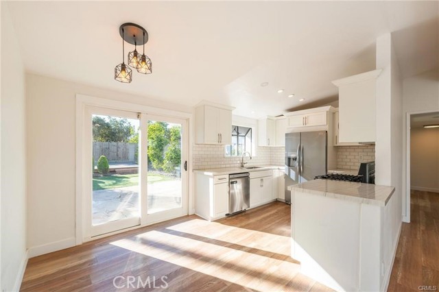 Detail Gallery Image 6 of 39 For 641 Cove, Costa Mesa,  CA 92627 - 4 Beds | 3 Baths