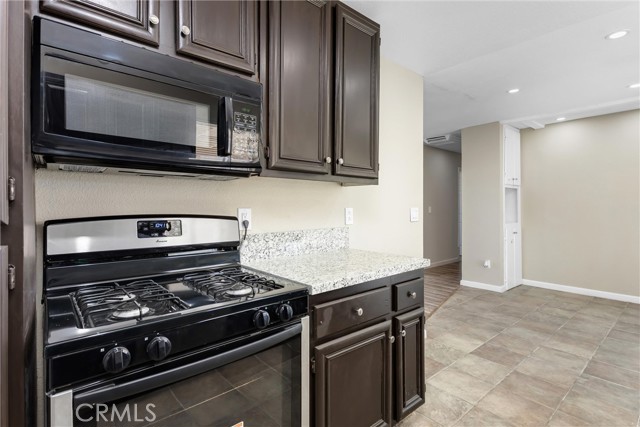 Detail Gallery Image 10 of 52 For 60425 Alta Mura Dr, Joshua Tree,  CA 92252 - 4 Beds | 3 Baths