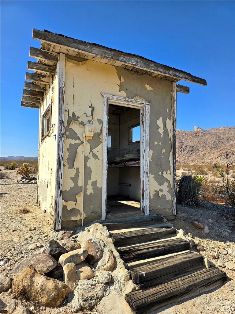 https://media.crmls.org/medias/47ef6f4b-b785-43b3-8620-41acce1e77f3.jpg?preset=X-Large