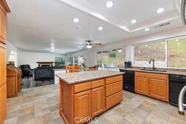 Detail Gallery Image 11 of 47 For 265 S Leandro St, Anaheim,  CA 92807 - 4 Beds | 2/1 Baths
