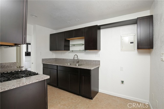 Detail Gallery Image 6 of 21 For 8029 Priscilla, Downey,  CA 90242 - 1 Beds | 1 Baths