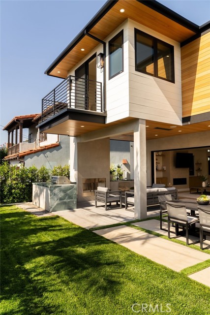 1721 Oak Avenue, Manhattan Beach CA: https://media.crmls.org/medias/47f07e9b-0443-4345-a2d2-3668aa6164e3.jpg