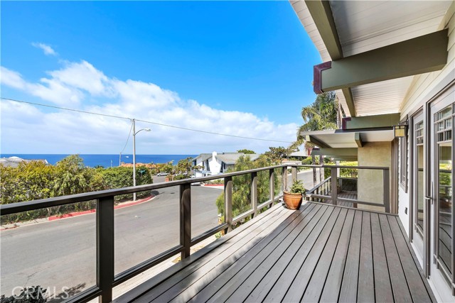 2830 Chateau Way, Laguna Beach CA: https://media.crmls.org/medias/47f0b919-368d-4dea-a816-5a18a746bcef.jpg