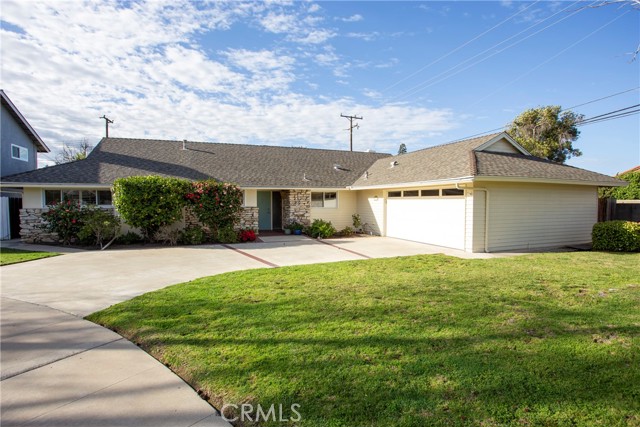Detail Gallery Image 3 of 32 For 2506 E Roberta Dr, Orange,  CA 92869 - 3 Beds | 2 Baths