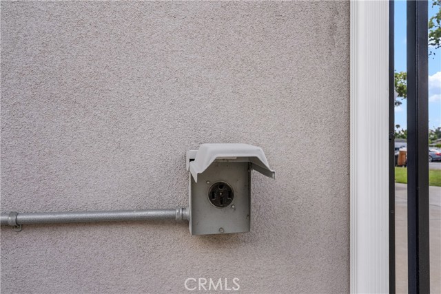 Image 26 of 27 For 2165 Romneya Drive