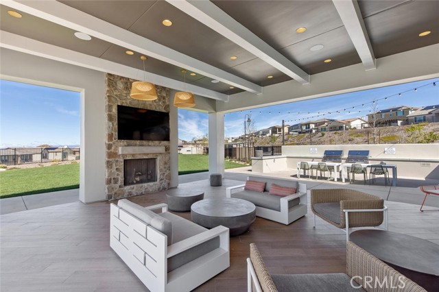 18147 Jupiter Lane, Saugus CA: https://media.crmls.org/medias/47f22897-3d43-4ad0-939c-352cdf673c98.jpg