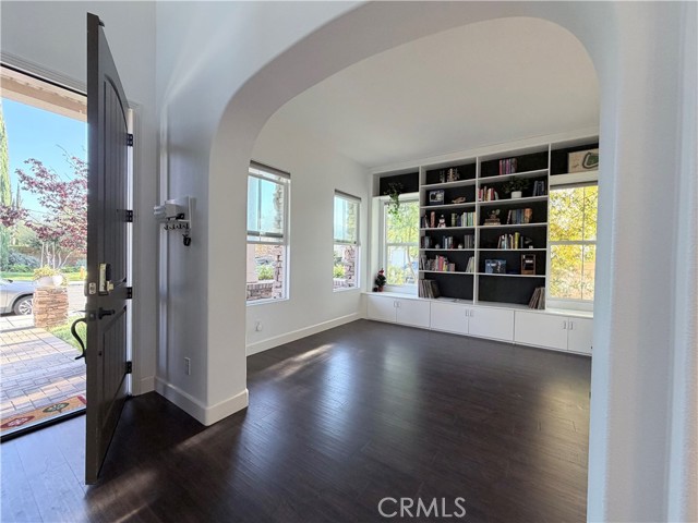 Detail Gallery Image 3 of 72 For 32102 Elk Grove Ct, Temecula,  CA 92592 - 4 Beds | 3/1 Baths