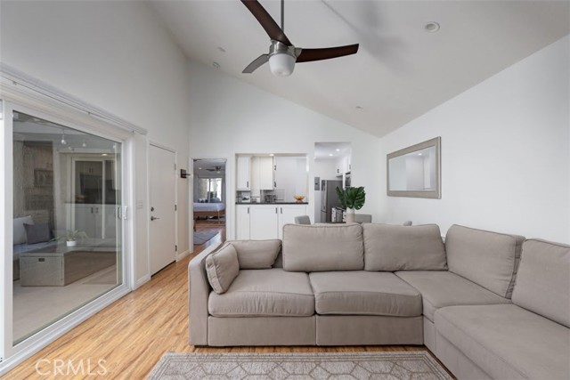 Front Image Thumbnail for CROC26023794