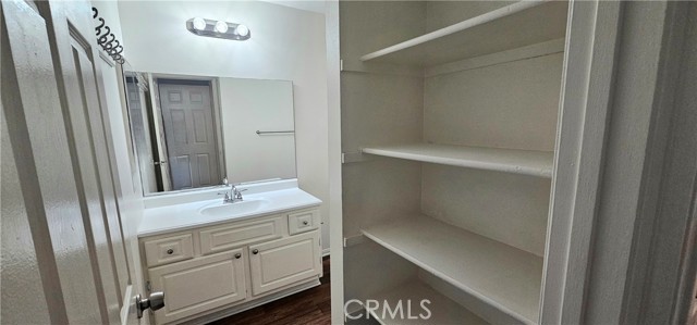 Detail Gallery Image 11 of 18 For 1085 Circle City Dr #202,  Corona,  CA 92879 - 2 Beds | 2 Baths