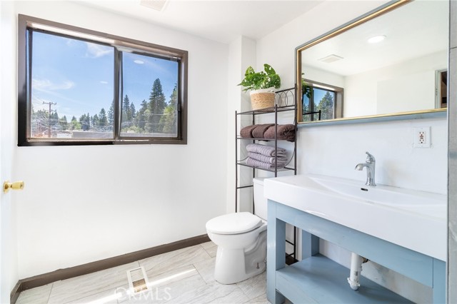 Detail Gallery Image 24 of 27 For 2442 Hunsaker Dr, Running Springs,  CA 92382 - 3 Beds | 2 Baths