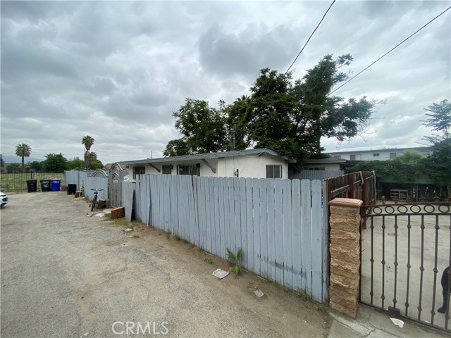 Image 3 for 7427 Elm St, San Bernardino, CA 92410