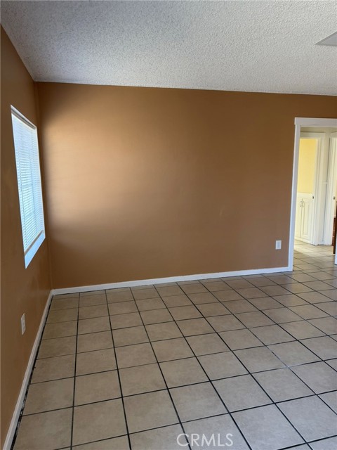Detail Gallery Image 6 of 22 For 44527 Date Ave, Lancaster,  CA 93534 - 2 Beds | 1 Baths