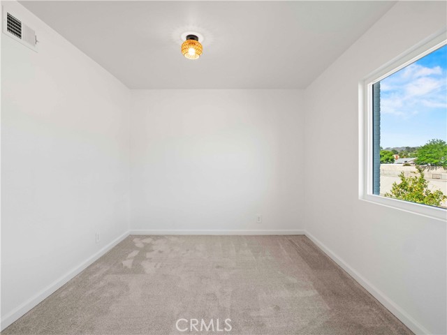 27572 Caraway Lane, Saugus CA: https://media.crmls.org/medias/47f698a2-ad1f-46c6-b112-e0a4e508f127.jpg