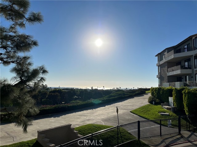 Detail Gallery Image 3 of 42 For 280 Cagney Lane 115, Newport Beach,  CA 92663 - 1 Beds | 1 Baths