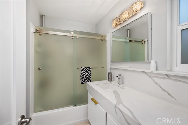 40 Tangerine, Irvine CA: https://media.crmls.org/medias/47f7e03c-d03f-4bb8-8067-99c742c517ea.jpg