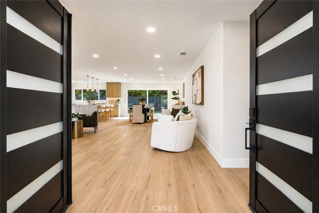 5996 College Ave - photo 3